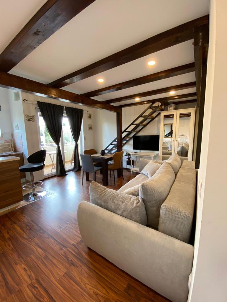 Apartments Emma Биоград на Мору Стая снимка