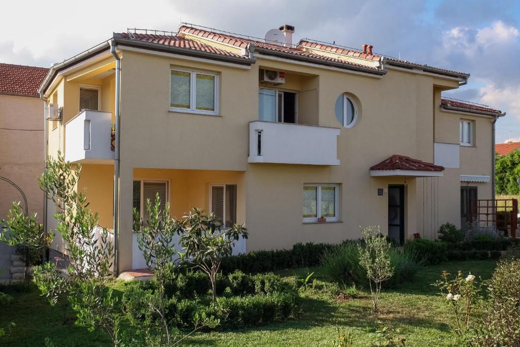 Apartments Emma Биоград на Мору Екстериор снимка