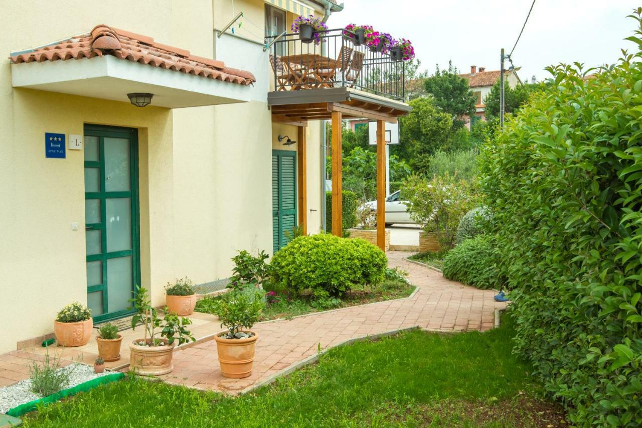 Apartments Emma Биоград на Мору Екстериор снимка