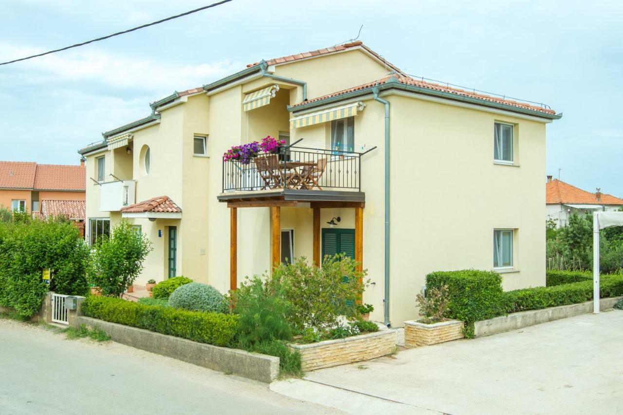 Apartments Emma Биоград на Мору Екстериор снимка