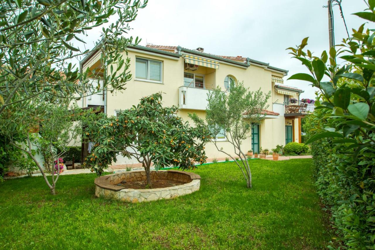 Apartments Emma Биоград на Мору Екстериор снимка