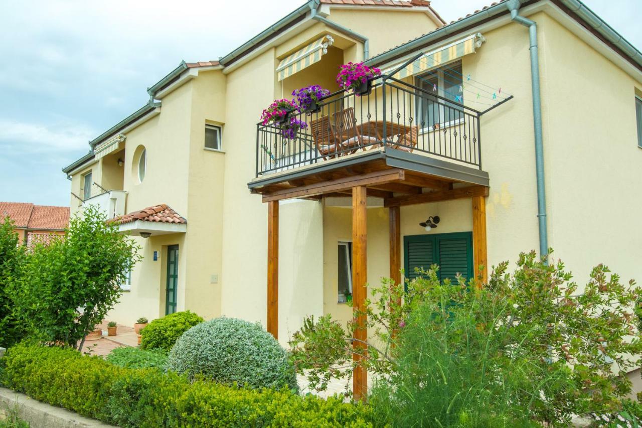 Apartments Emma Биоград на Мору Екстериор снимка