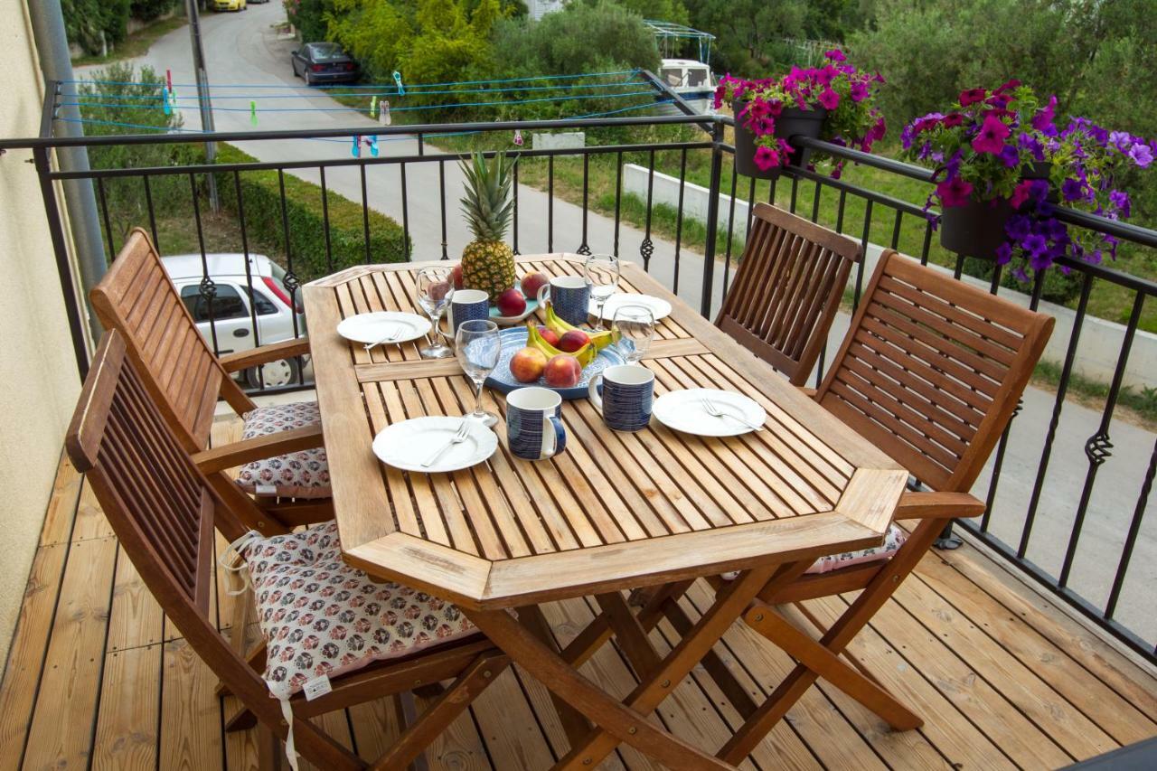 Apartments Emma Биоград на Мору Екстериор снимка
