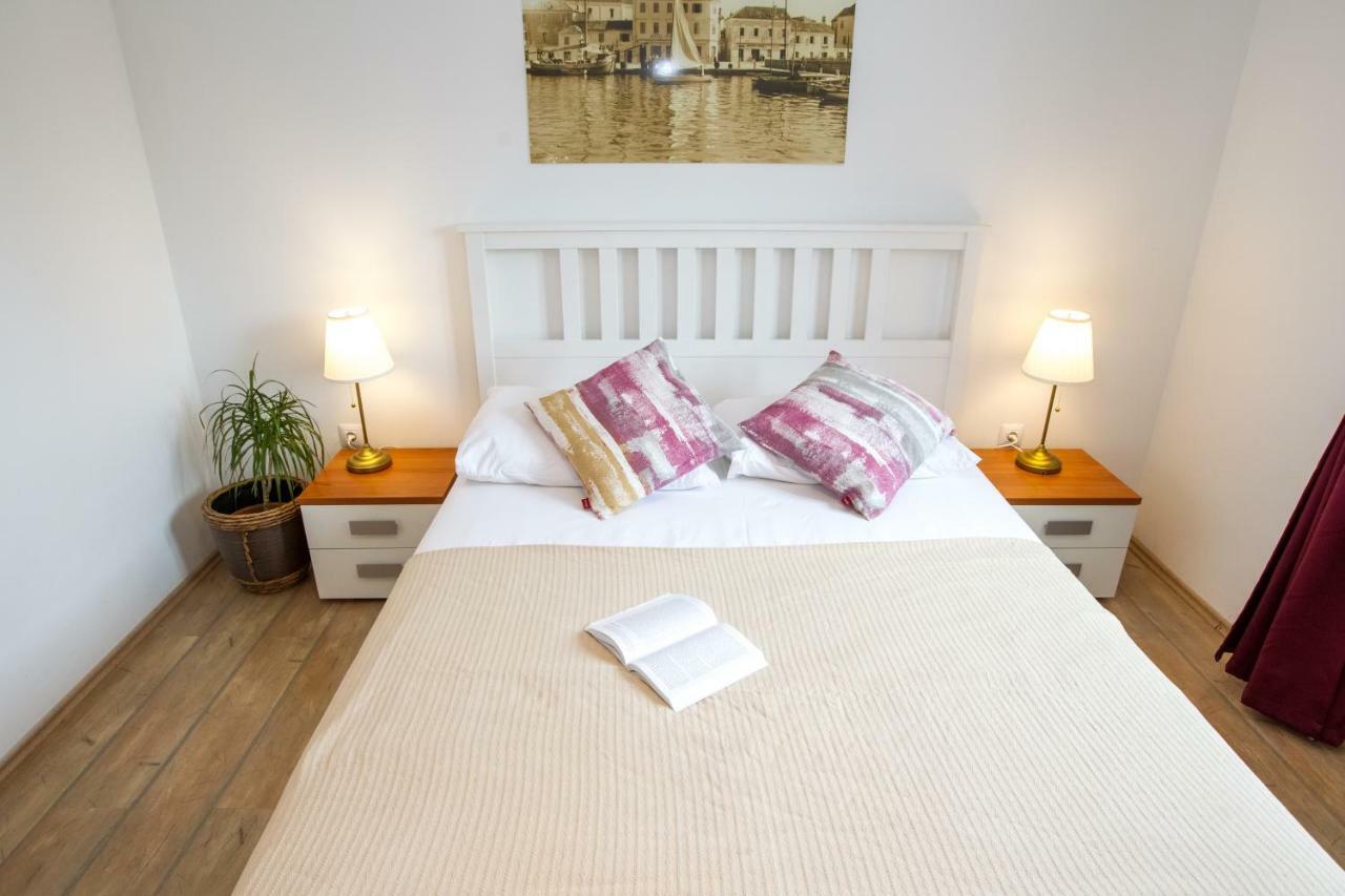 Apartments Emma Биоград на Мору Екстериор снимка
