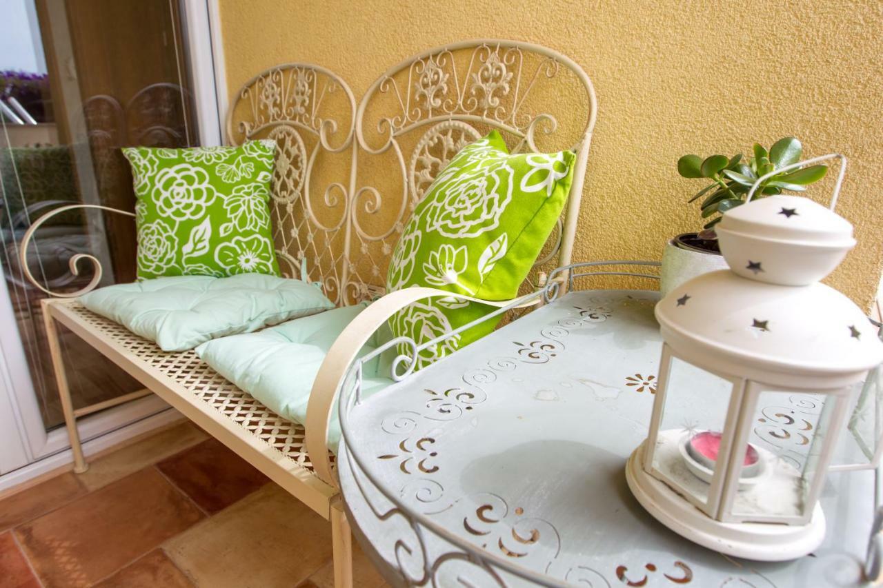 Apartments Emma Биоград на Мору Екстериор снимка