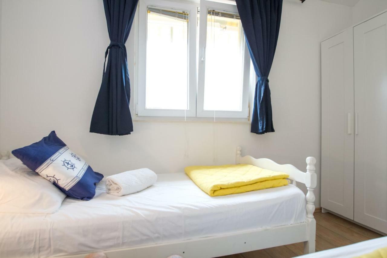 Apartments Emma Биоград на Мору Екстериор снимка