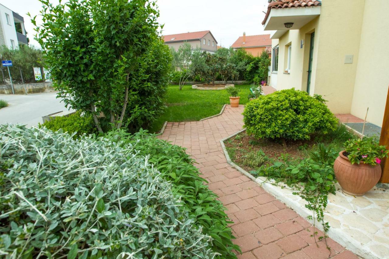 Apartments Emma Биоград на Мору Екстериор снимка