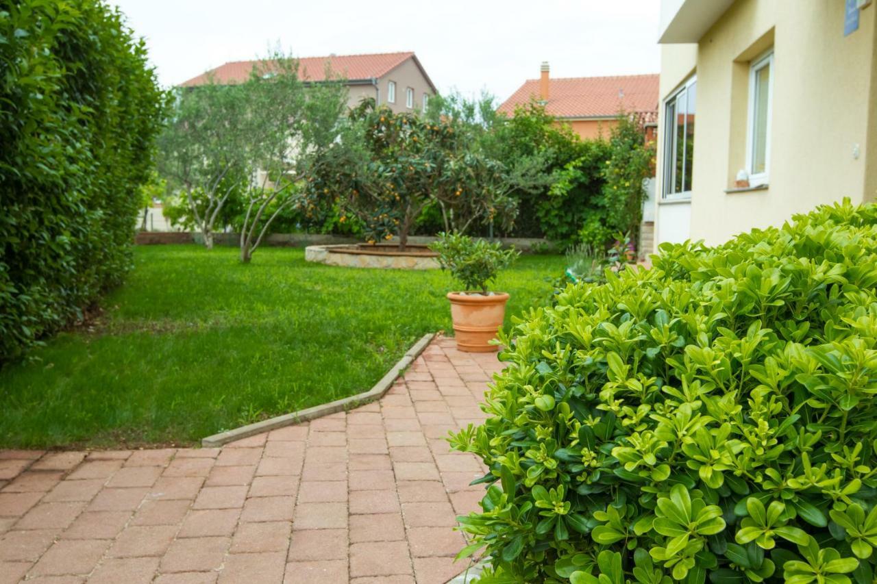 Apartments Emma Биоград на Мору Екстериор снимка